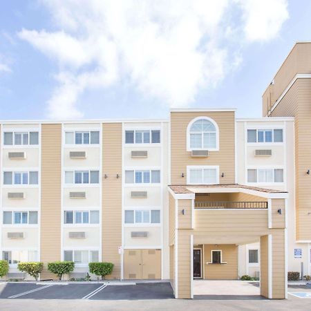 Super 8 By Wyndham National City Chula Vista Экстерьер фото