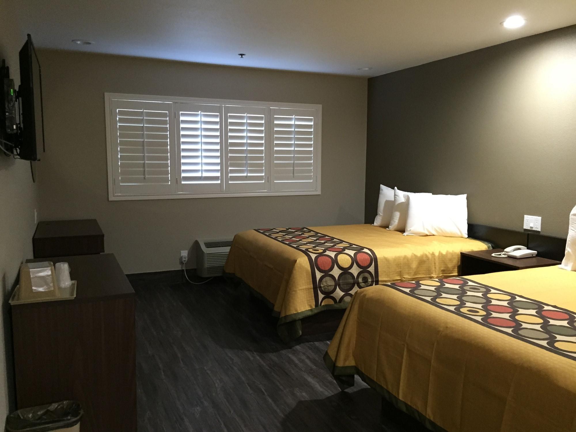Super 8 By Wyndham National City Chula Vista Экстерьер фото