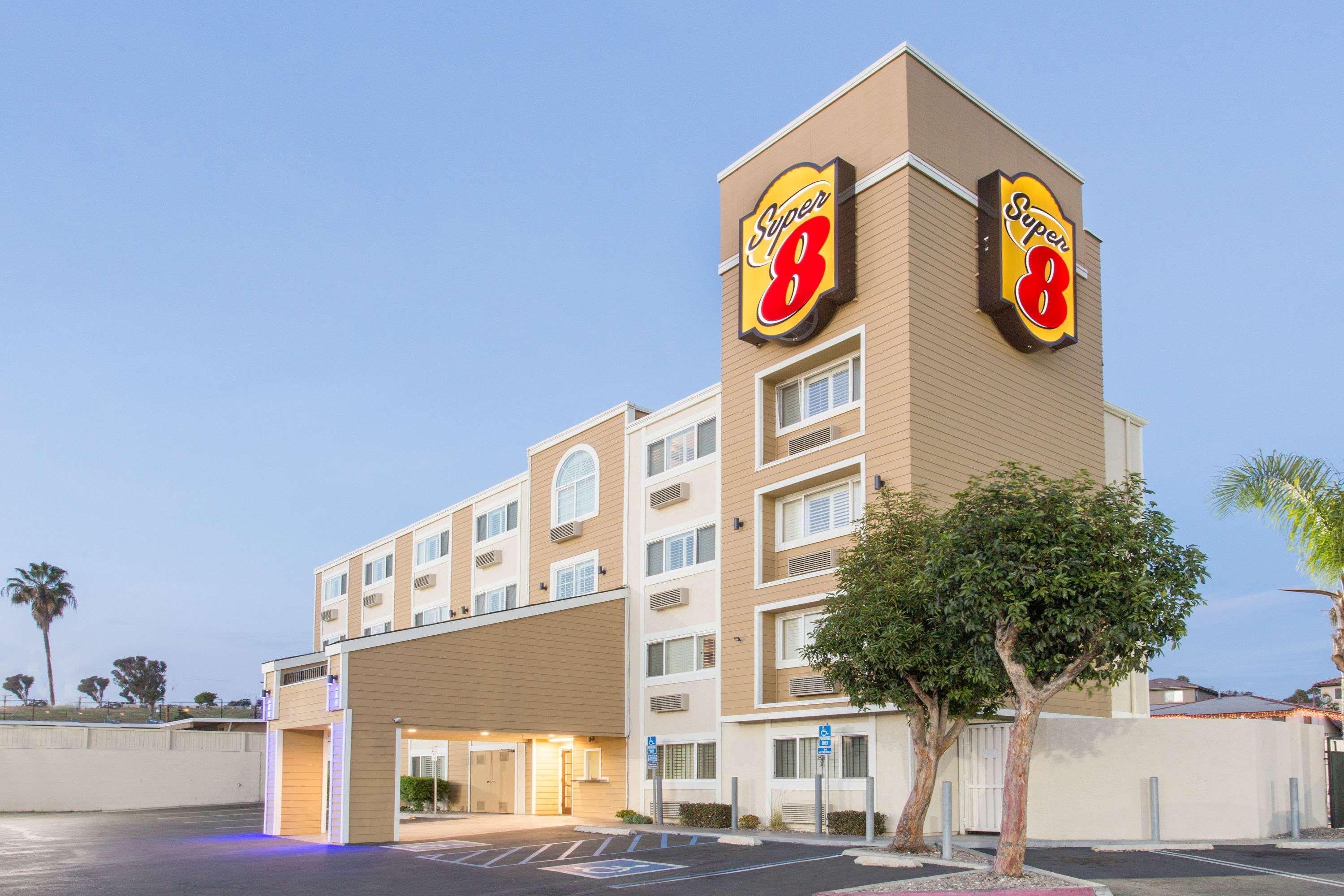 Super 8 By Wyndham National City Chula Vista Экстерьер фото