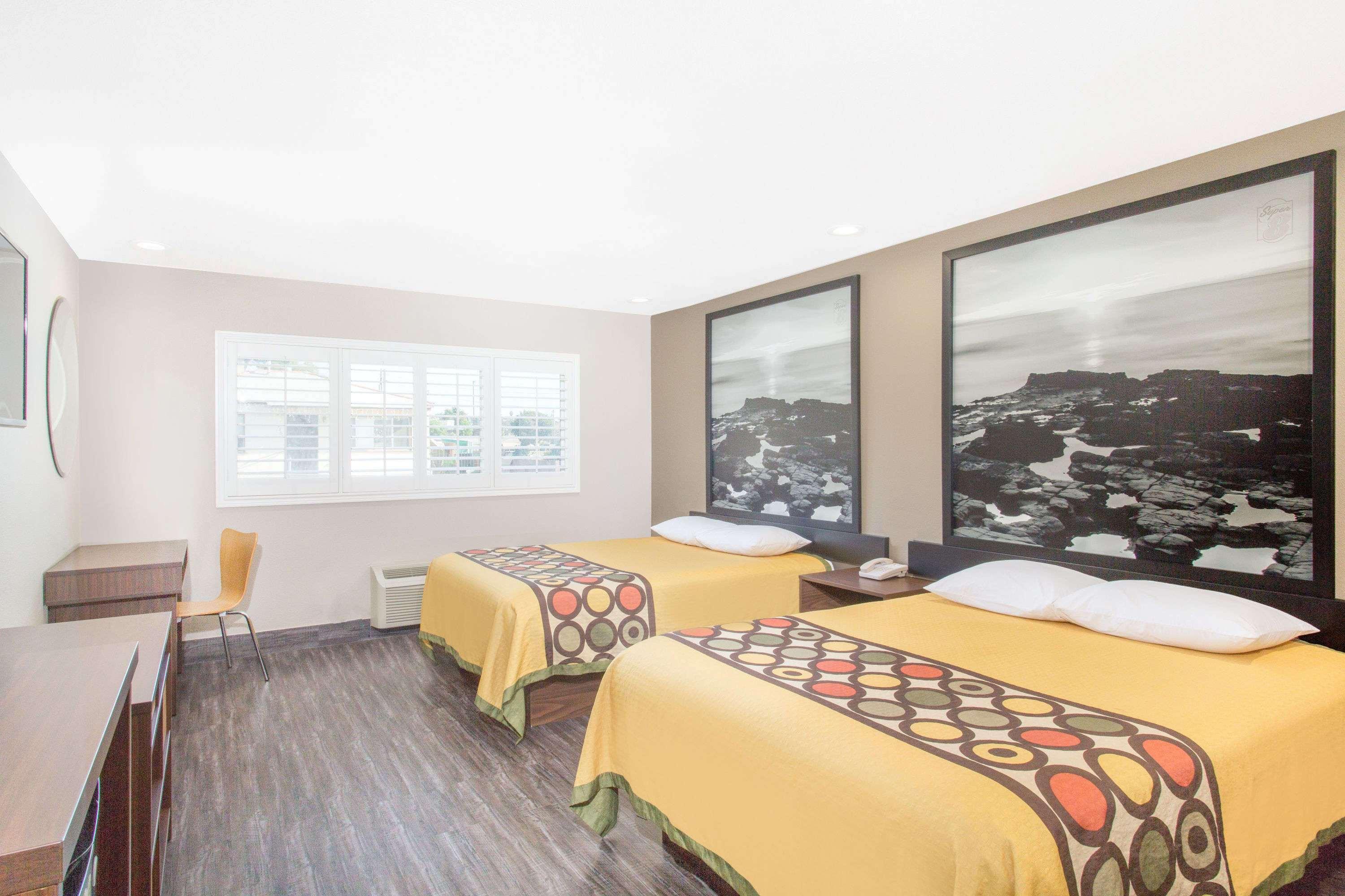 Super 8 By Wyndham National City Chula Vista Экстерьер фото