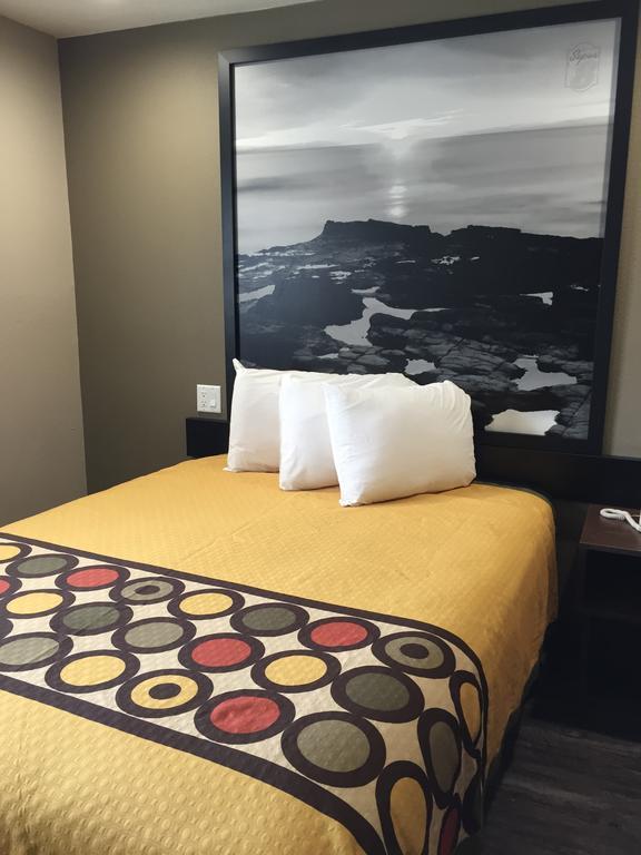 Super 8 By Wyndham National City Chula Vista Экстерьер фото